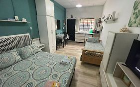 Ezeiza 1 Nuestro Lugar A 15 Minutos Del Aeropuerto Tranfer Opcional Desde Y Al Aeropuerto De Ezeiza Las 24 Horas Pet Friendly